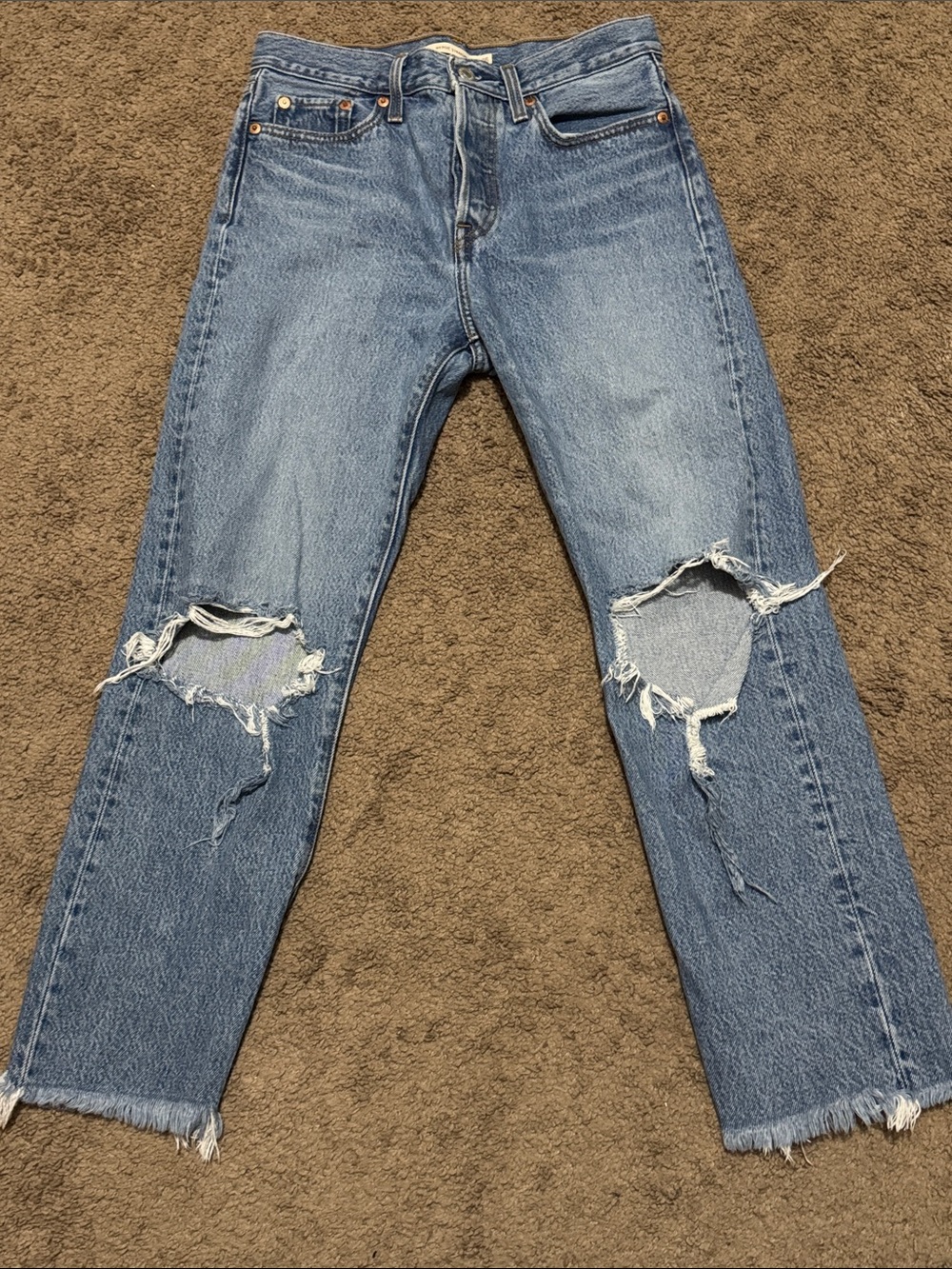 Levi’s Wedgie Straight-Sz 26 (25.5 inseam) Cropped Style-Distressed Knees-Cotton